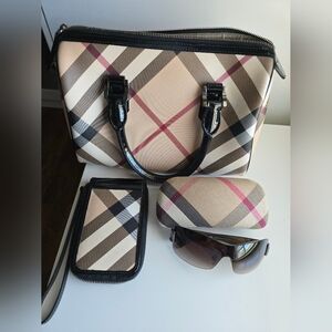 Burberry Beige and Black Plaid Handbag Set